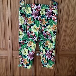 Attyre Women's Tropical Floral Cropped Pants - Black, Green, Yellow, Pink